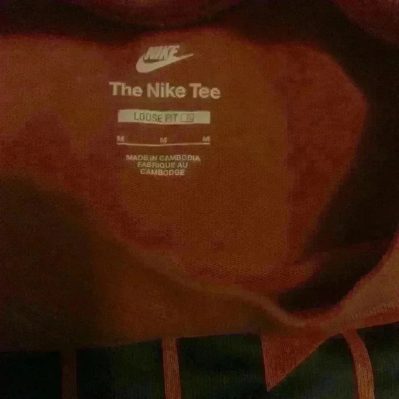 Women’s Nike Short Sleeve T-Shirt - Picture 3 of 3